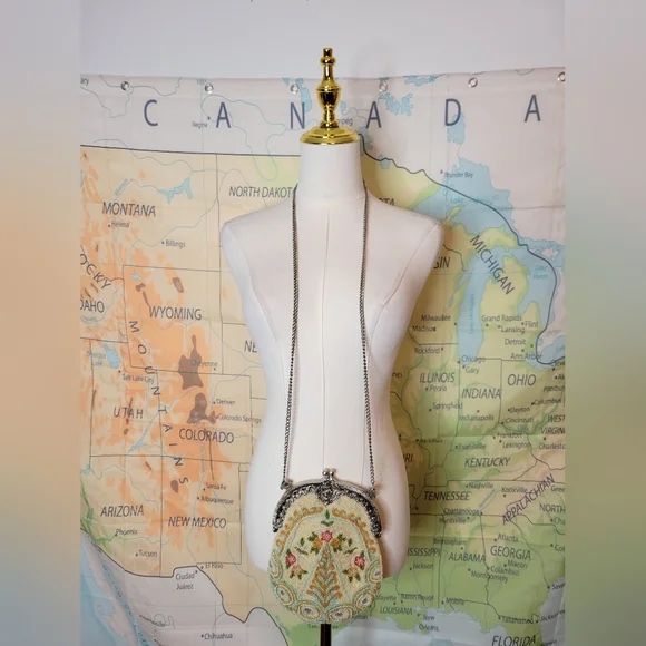 Vintage Beaded Floral Handbag Beautiful Colors, Pink, Green, Blue, and Gold - Picture 2 of 16